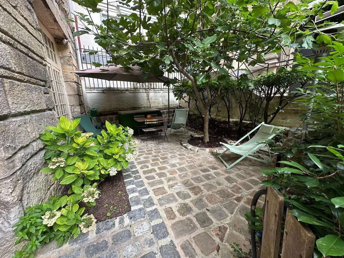 Exclusif Quartier Latin Avec Jardin, Charme Fou ! *